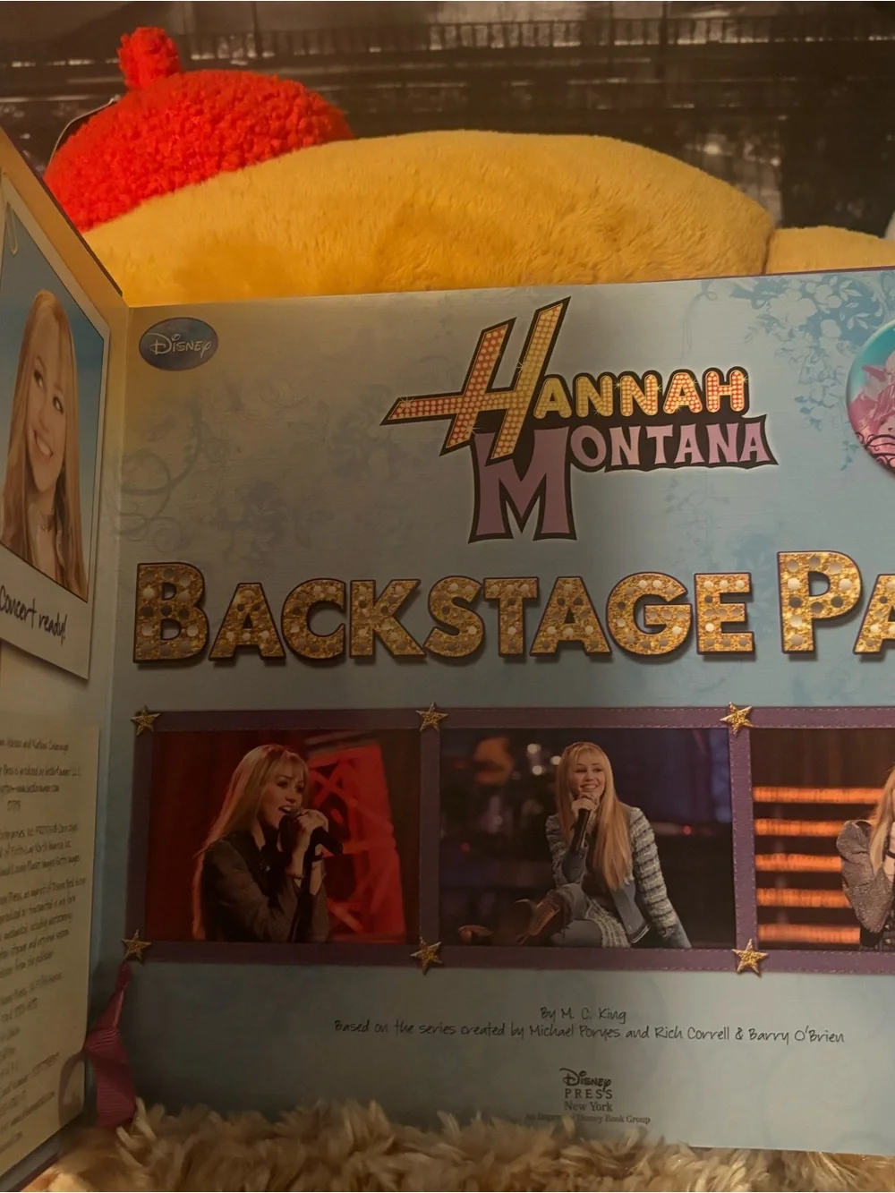 Disney Hannah Montana Backstage Pass Book - Blue and Gold